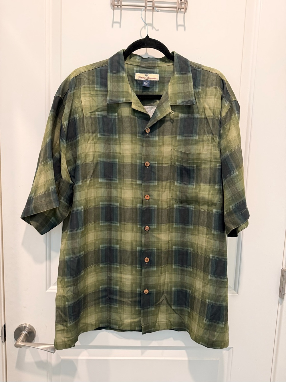 Tommy Bahama Men's Size Large Silk Green Plaid Button
Up Shirt
